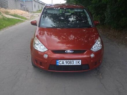 Красный Форд С-Макс, объемом двигателя 2 л и пробегом 312 тыс. км за 6000 $, фото 1 на Automoto.ua