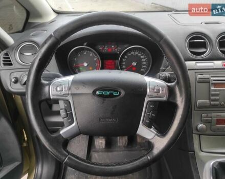 Желтый Форд С-Макс, объемом двигателя 2 л и пробегом 185 тыс. км за 6000 $, фото 15 на Automoto.ua