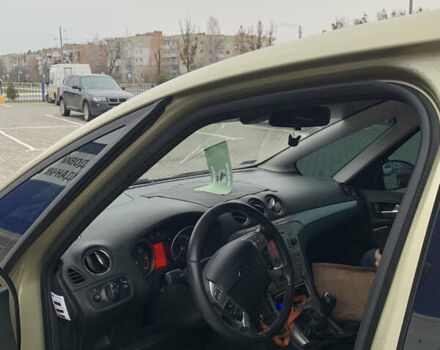Желтый Форд С-Макс, объемом двигателя 1.8 л и пробегом 327 тыс. км за 6650 $, фото 3 на Automoto.ua