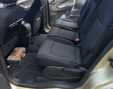 Серый Форд С-Макс, объемом двигателя 2 л и пробегом 280 тыс. км за 6100 $, фото 6 на Automoto.ua