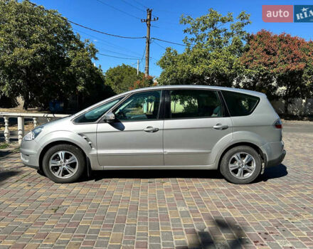 Серый Форд С-Макс, объемом двигателя 2 л и пробегом 46 тыс. км за 9000 $, фото 3 на Automoto.ua