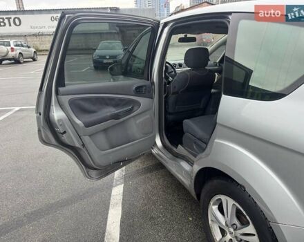 Серый Форд С-Макс, объемом двигателя 2 л и пробегом 300 тыс. км за 4500 $, фото 13 на Automoto.ua