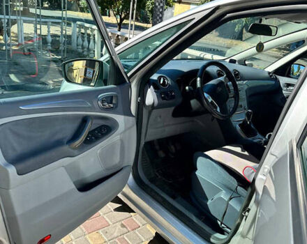 Серый Форд С-Макс, объемом двигателя 2 л и пробегом 46 тыс. км за 9000 $, фото 10 на Automoto.ua