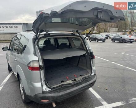 Серый Форд С-Макс, объемом двигателя 2 л и пробегом 300 тыс. км за 4500 $, фото 14 на Automoto.ua