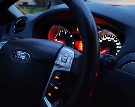 Серый Форд С-Макс, объемом двигателя 1.75 л и пробегом 382 тыс. км за 4500 $, фото 42 на Automoto.ua