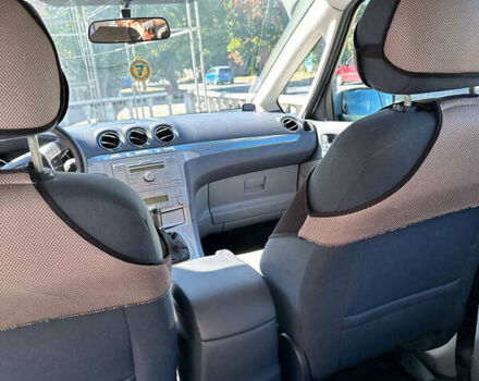 Серый Форд С-Макс, объемом двигателя 2 л и пробегом 46 тыс. км за 9000 $, фото 9 на Automoto.ua