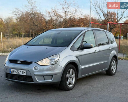 Форд С-Макс 2006 в Днепре (Днепропетровске) на Automoto.ua Серый Форд С-Макс, объемом двигателя 2 л и пробегом 267 тыс. км за 4900 $, фото 6 на Automoto.ua