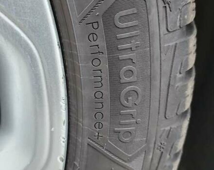 Серый Форд С-Макс, объемом двигателя 1.75 л и пробегом 382 тыс. км за 4500 $, фото 19 на Automoto.ua