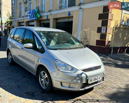 Серый Форд С-Макс, объемом двигателя 2 л и пробегом 46 тыс. км за 9000 $, фото 2 на Automoto.ua