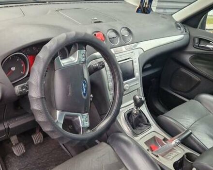 Серый Форд С-Макс, объемом двигателя 2 л и пробегом 345 тыс. км за 6200 $, фото 7 на Automoto.ua