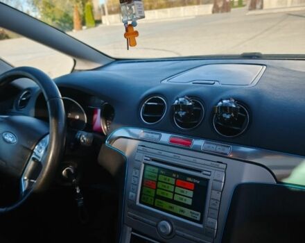 Серый Форд С-Макс, объемом двигателя 2 л и пробегом 290 тыс. км за 6700 $, фото 8 на Automoto.ua