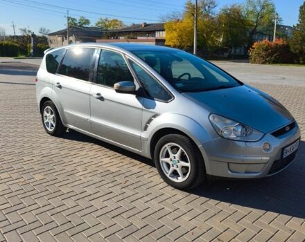 Серый Форд С-Макс, объемом двигателя 2 л и пробегом 290 тыс. км за 6700 $, фото 4 на Automoto.ua