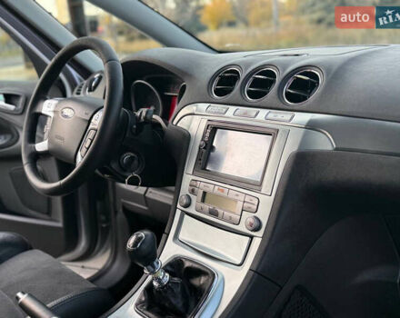 Форд С-Макс 2006 в Днепре (Днепропетровске) на Automoto.ua Серый Форд С-Макс, объемом двигателя 2 л и пробегом 267 тыс. км за 4900 $, фото 9 на Automoto.ua