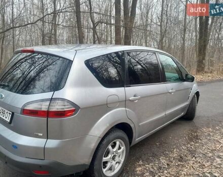 Серый Форд С-Макс, объемом двигателя 2 л и пробегом 325 тыс. км за 6000 $, фото 1 на Automoto.ua