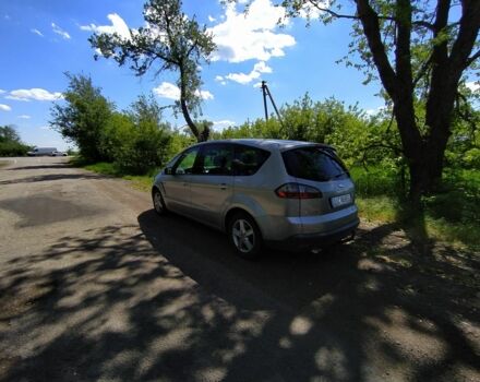 Серый Форд С-Макс, объемом двигателя 2 л и пробегом 316 тыс. км за 4100 $, фото 1 на Automoto.ua