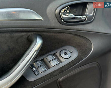 Форд С-Макс 2006 в Днепре (Днепропетровске) на Automoto.ua Серый Форд С-Макс, объемом двигателя 2 л и пробегом 267 тыс. км за 4900 $, фото 15 на Automoto.ua