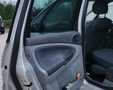 Серый Форд С-Макс, объемом двигателя 1.75 л и пробегом 382 тыс. км за 4500 $, фото 27 на Automoto.ua