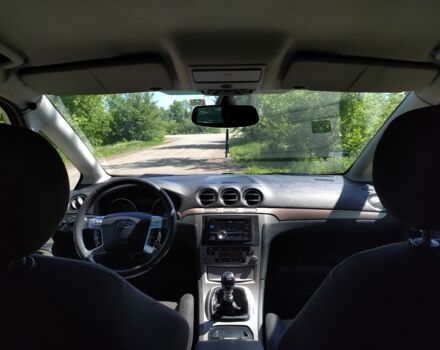 Серый Форд С-Макс, объемом двигателя 2 л и пробегом 316 тыс. км за 4100 $, фото 7 на Automoto.ua