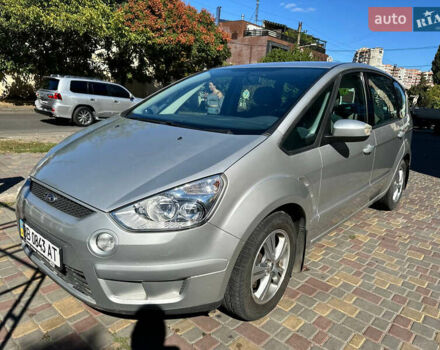 Серый Форд С-Макс, объемом двигателя 2 л и пробегом 46 тыс. км за 9000 $, фото 1 на Automoto.ua