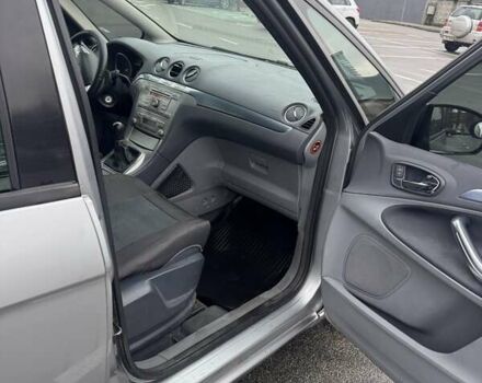 Серый Форд С-Макс, объемом двигателя 2 л и пробегом 300 тыс. км за 4500 $, фото 15 на Automoto.ua