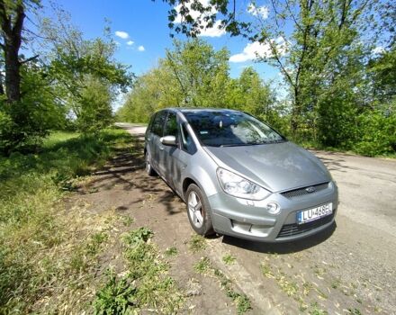 Серый Форд С-Макс, объемом двигателя 2 л и пробегом 316 тыс. км за 4100 $, фото 4 на Automoto.ua