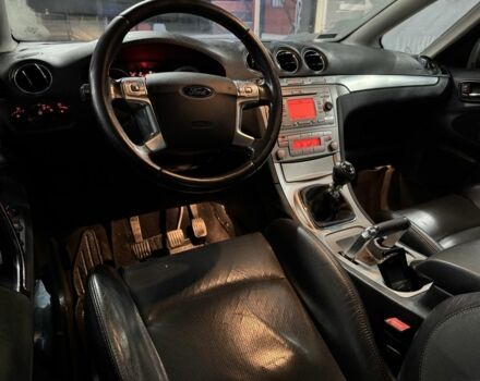 Серый Форд С-Макс, объемом двигателя 1.8 л и пробегом 314 тыс. км за 2200 $, фото 6 на Automoto.ua