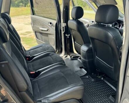 Серый Форд С-Макс, объемом двигателя 1.8 л и пробегом 223 тыс. км за 5700 $, фото 6 на Automoto.ua