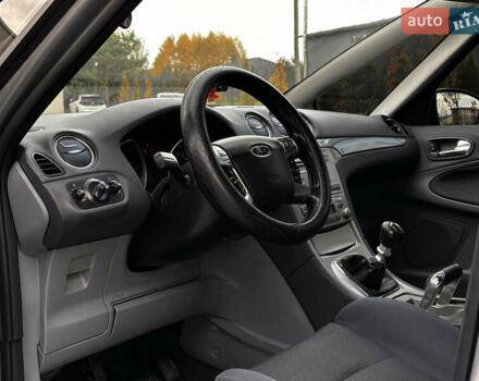 Форд С-Макс 2007 у Миколаєві на Automoto.ua Сірий Форд С-Макс, об'ємом двигуна 1.8 л та пробігом 320 тис. км за 6500 $, фото 23 на Automoto.ua