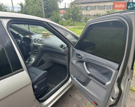 Сірий Форд С-Макс, об'ємом двигуна 2 л та пробігом 237 тис. км за 7500 $, фото 8 на Automoto.ua
