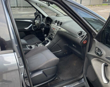 Серый Форд С-Макс, объемом двигателя 1.75 л и пробегом 320 тыс. км за 6000 $, фото 5 на Automoto.ua