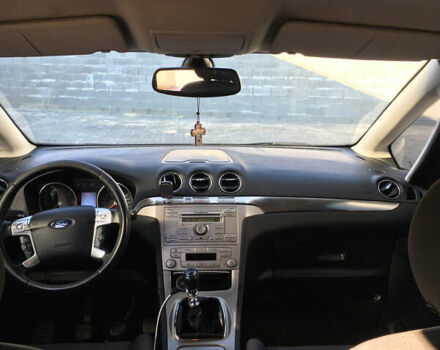 Серый Форд С-Макс, объемом двигателя 1.75 л и пробегом 320 тыс. км за 6000 $, фото 6 на Automoto.ua