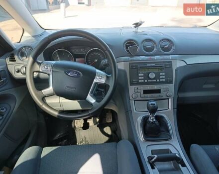 Серый Форд С-Макс, объемом двигателя 1.8 л и пробегом 258 тыс. км за 6100 $, фото 6 на Automoto.ua