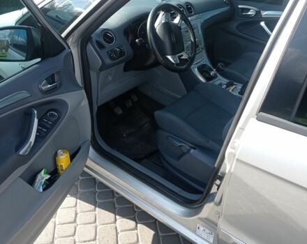 Серый Форд С-Макс, объемом двигателя 1.8 л и пробегом 281 тыс. км за 6500 $, фото 1 на Automoto.ua