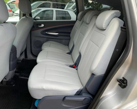 Серый Форд С-Макс, объемом двигателя 2 л и пробегом 184 тыс. км за 8799 $, фото 19 на Automoto.ua