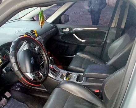 Сірий Форд С-Макс, об'ємом двигуна 2 л та пробігом 270 тис. км за 7500 $, фото 4 на Automoto.ua