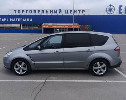 Серый Форд С-Макс, объемом двигателя 2 л и пробегом 255 тыс. км за 7900 $, фото 2 на Automoto.ua