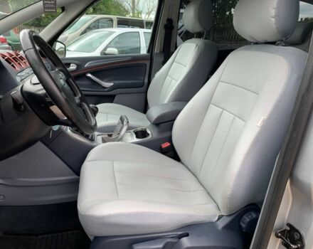 Серый Форд С-Макс, объемом двигателя 2 л и пробегом 184 тыс. км за 8799 $, фото 7 на Automoto.ua