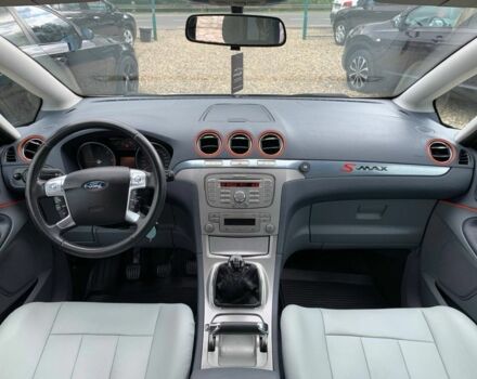 Серый Форд С-Макс, объемом двигателя 2 л и пробегом 184 тыс. км за 8799 $, фото 10 на Automoto.ua