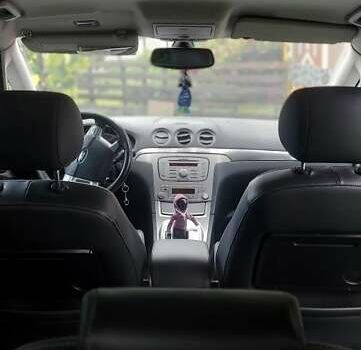 Серый Форд С-Макс, объемом двигателя 2 л и пробегом 340 тыс. км за 9000 $, фото 4 на Automoto.ua