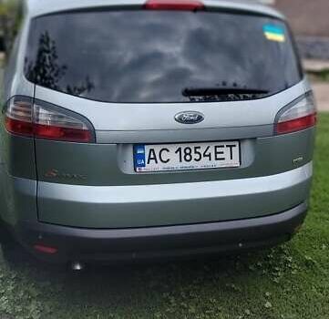 Серый Форд С-Макс, объемом двигателя 2 л и пробегом 340 тыс. км за 9000 $, фото 2 на Automoto.ua