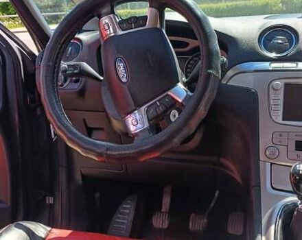 Серый Форд С-Макс, объемом двигателя 1.8 л и пробегом 263 тыс. км за 5500 $, фото 1 на Automoto.ua