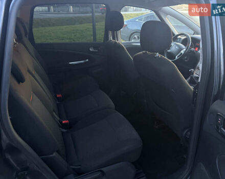 Серый Форд С-Макс, объемом двигателя 2 л и пробегом 190 тыс. км за 8700 $, фото 10 на Automoto.ua