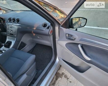 Серый Форд С-Макс, объемом двигателя 1.8 л и пробегом 262 тыс. км за 8300 $, фото 19 на Automoto.ua
