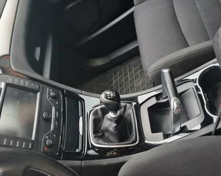 Серый Форд С-Макс, объемом двигателя 2 л и пробегом 300 тыс. км за 10000 $, фото 3 на Automoto.ua