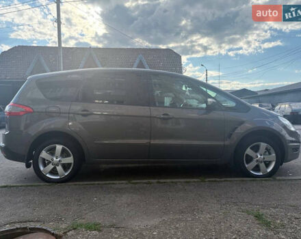 Сірий Форд С-Макс, об'ємом двигуна 2 л та пробігом 215 тис. км за 10200 $, фото 5 на Automoto.ua