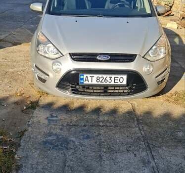 Серый Форд С-Макс, объемом двигателя 2 л и пробегом 300 тыс. км за 10000 $, фото 2 на Automoto.ua