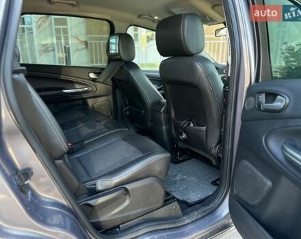 Серый Форд С-Макс, объемом двигателя 2 л и пробегом 263 тыс. км за 10900 $, фото 16 на Automoto.ua