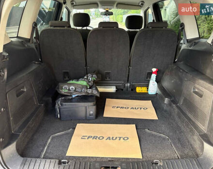 Сірий Форд С-Макс, об'ємом двигуна 2 л та пробігом 215 тис. км за 10200 $, фото 36 на Automoto.ua