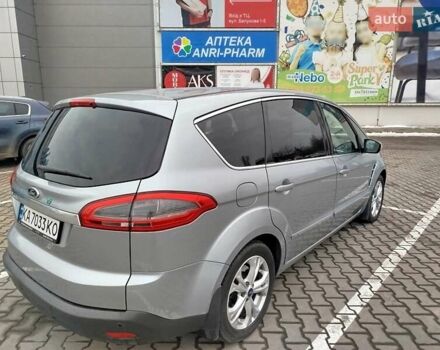 Серый Форд С-Макс, объемом двигателя 2 л и пробегом 207 тыс. км за 10490 $, фото 3 на Automoto.ua