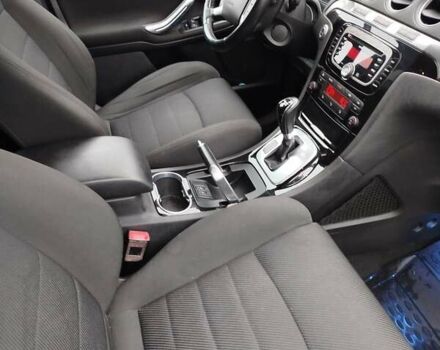 Серый Форд С-Макс, объемом двигателя 2 л и пробегом 207 тыс. км за 10490 $, фото 18 на Automoto.ua